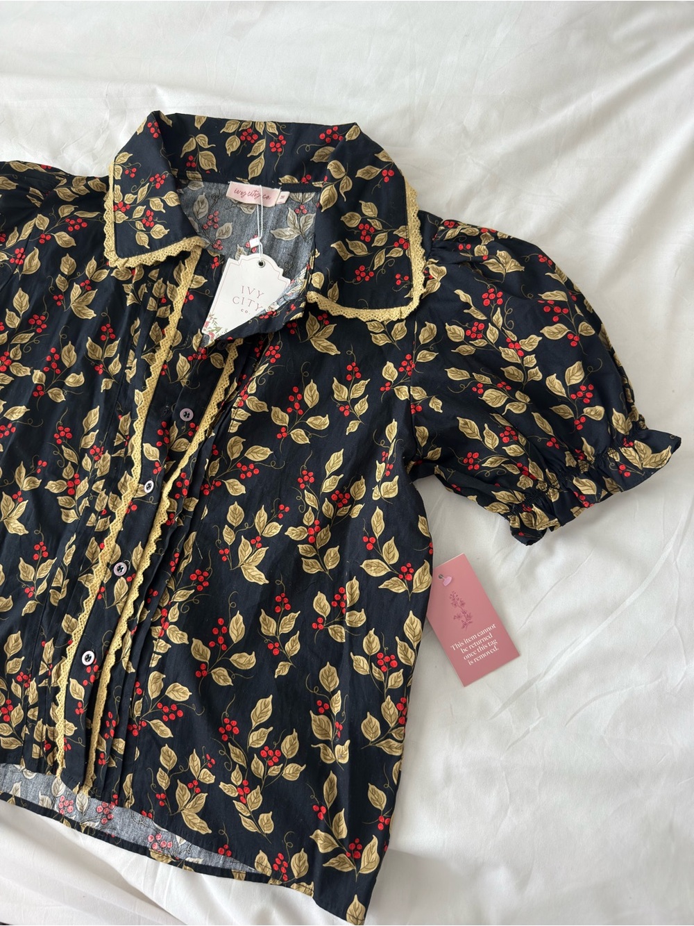 Ivy City Co Sophia Blouse Holly Berry Medium Black Button Short Sleeve Cotton - Picture 3 of 5